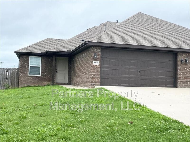 Primary Photo - 812 Hindman Dr