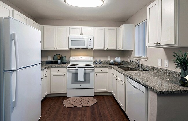 Building Photo - Dawnville Meadows Apartments