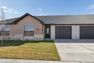 Building Photo - 19101 Sierra Madre Dr