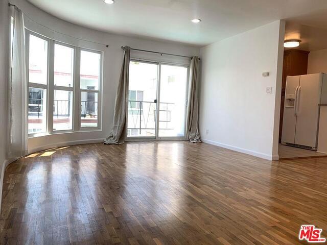 Foto del edificio - 1537 N Laurel Ave