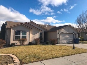 Building Photo - 1400 Chelsey Cir