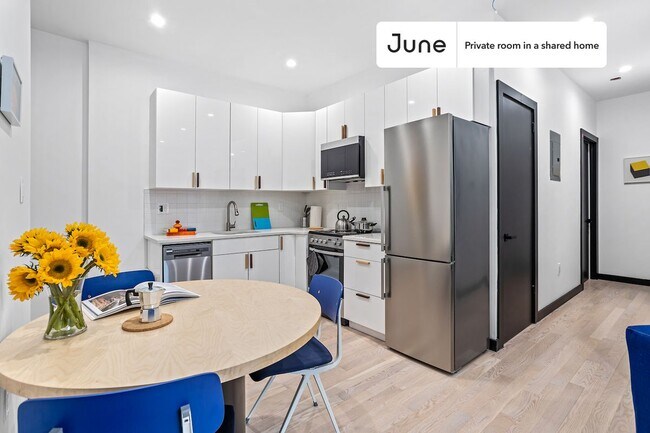 Building Photo - Welcoming ROOM at The Maison on Edgecombe