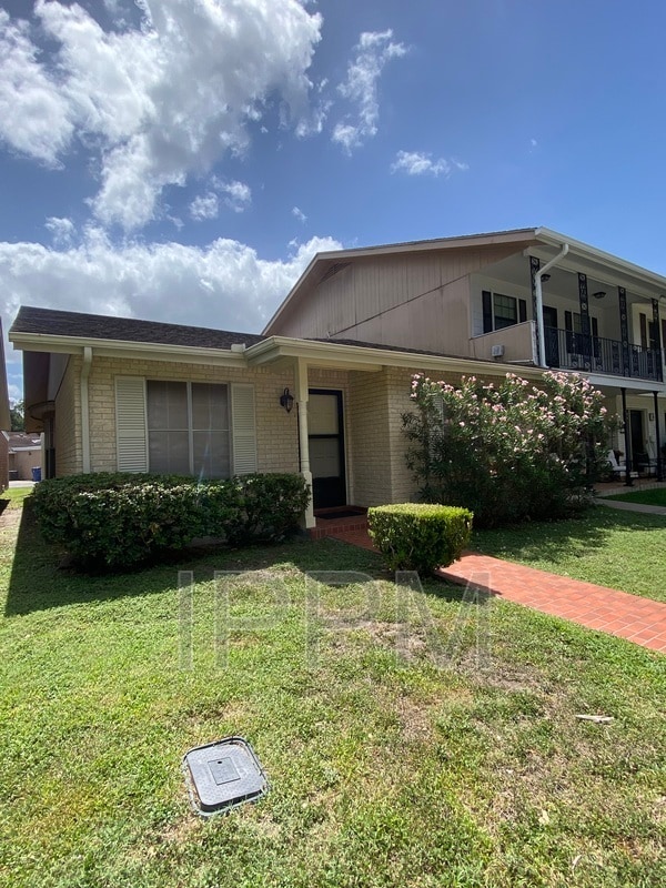 Building Photo - 1710 Palm Valley Dr W