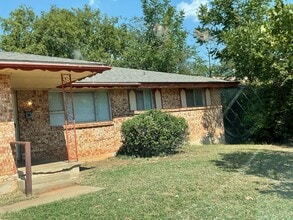 Building Photo - 3105 Del Rancho Rd