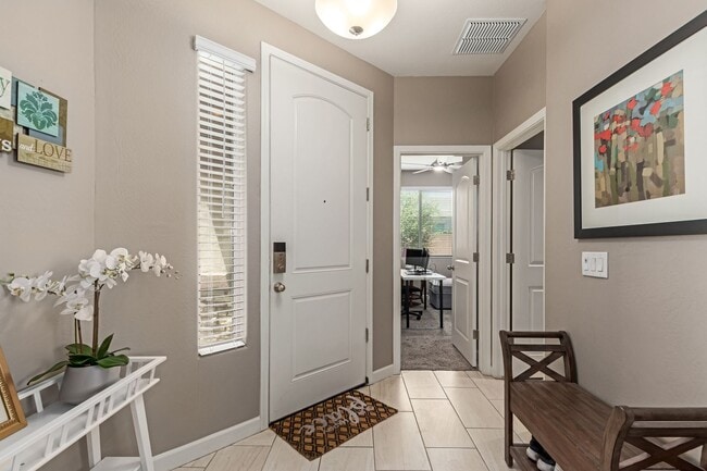 Foto del edificio - STUNNING 2 story home in Mesa! Plenty of s...