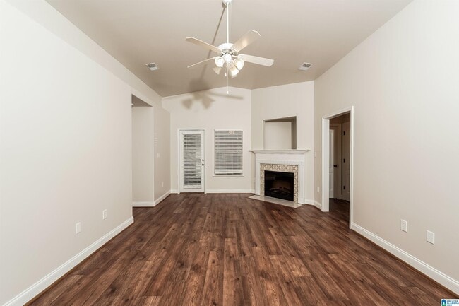 Foto del edificio - 6916 Meadow Ridge Dr
