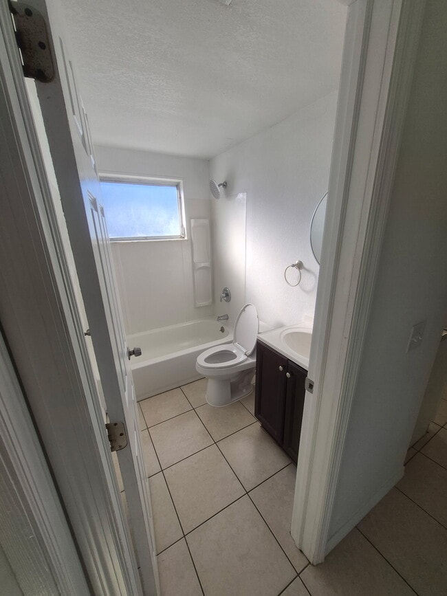 Building Photo - 6989 Alken Cir