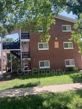 Building Photo - 711 W Church St