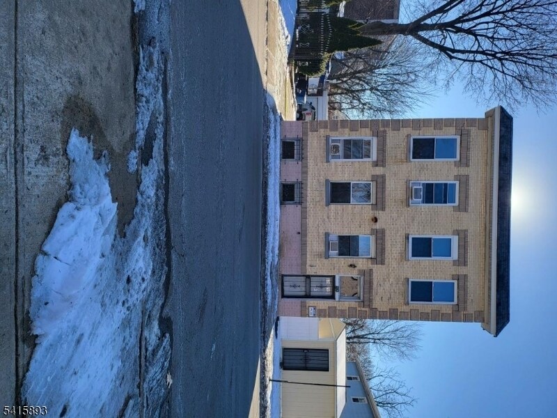 Foto del edificio - 89 Tremont Ave