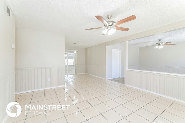 Foto del edificio - 6645 Gunnell Ct