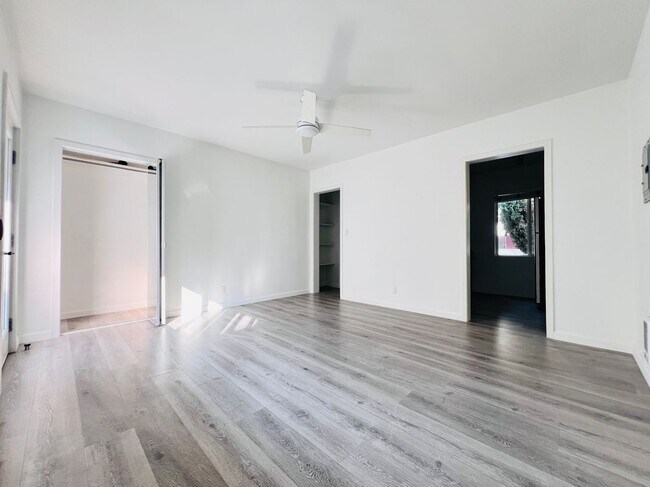 Foto del edificio - 5525 Harold Way