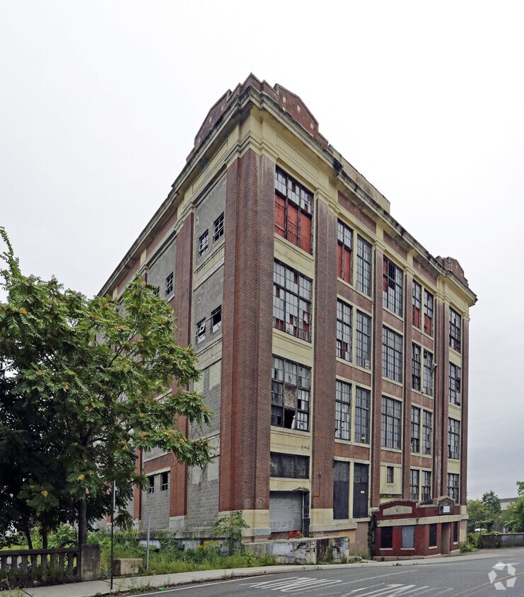 South Street Lofts Apartments in Passaic, NJ