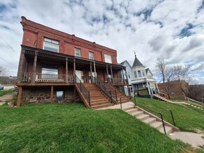 Building Photo - 531 W 4th St