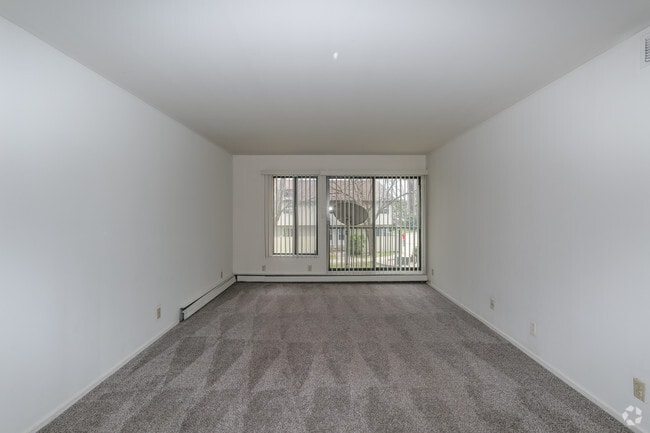 Living Room - Harbor Pointe Apartments