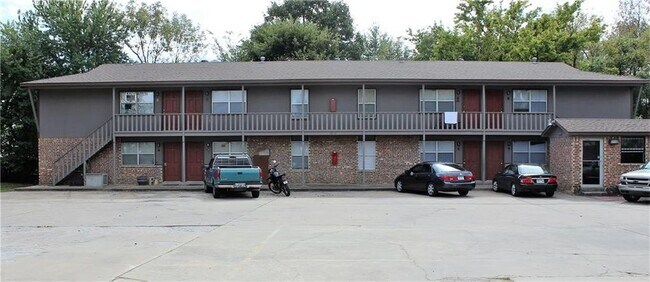 Building Photo - 1853 W Deane St