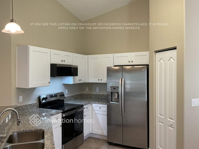 Building Photo - 425 E New Hampshire Ave