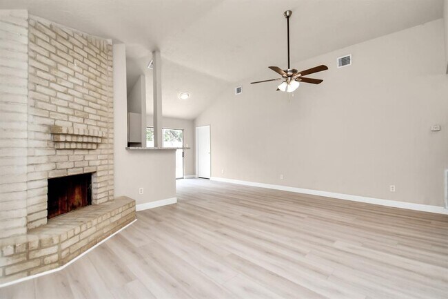 Building Photo - 15919 Oakendell Dr