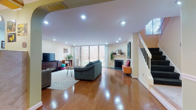 Foto del edificio - 1635 S Hayes St