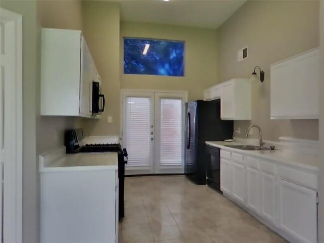 Building Photo - 8711 Croteau Dr