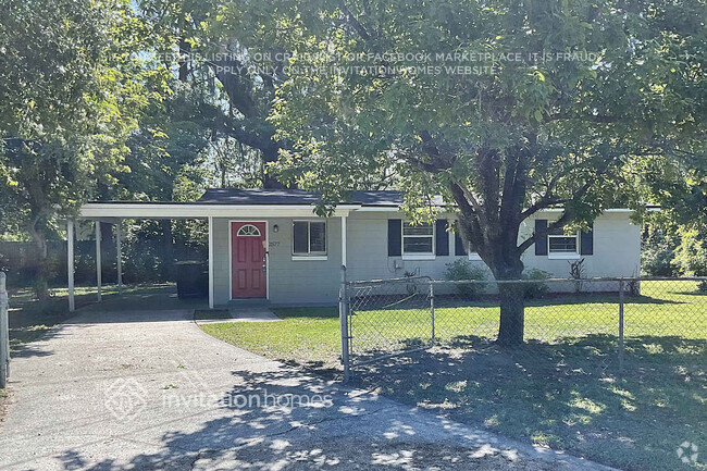Building Photo - 2577 Red Robin Dr E