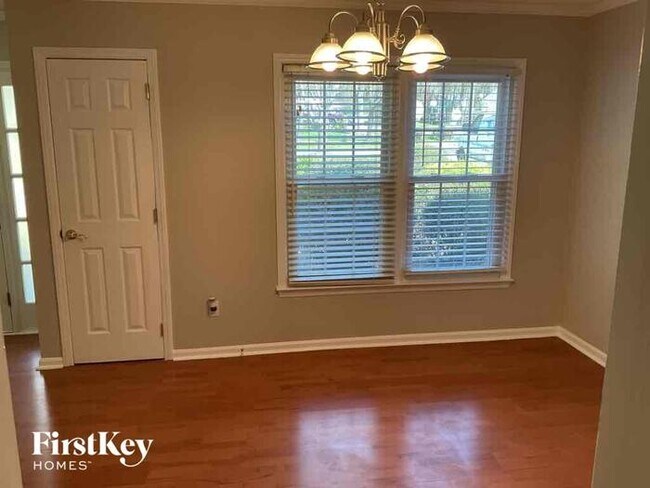 Foto del edificio - 2117 Mill House Ln