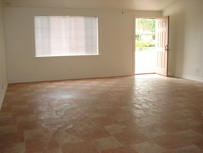 Foto del edificio - 703 S Fruitland Dr