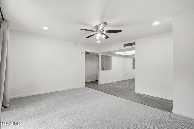 Building Photo - 4444 E Paradise Village Pkwy N
