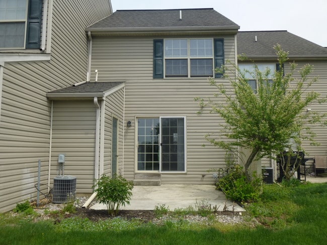 Back View - 54 Tia Cir