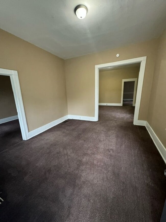 Foto del edificio - 1334 Huestis Ave