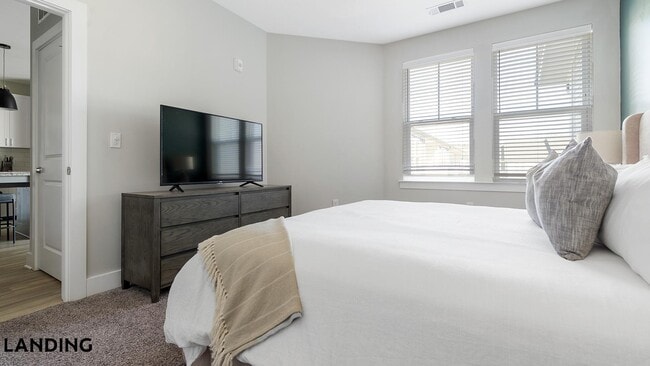 Building Photo - 3005 Chestnut Grv Ln