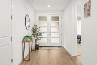 Building Photo - 5891 SW 67th Pl