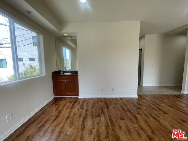Building Photo - 4921 Kester Ave