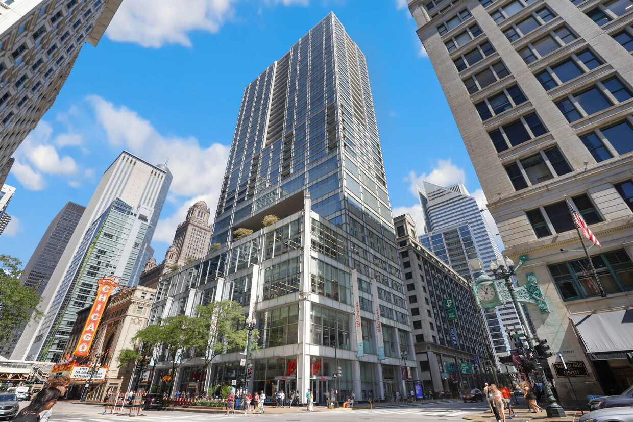 Foto principal - 8 E Randolph St