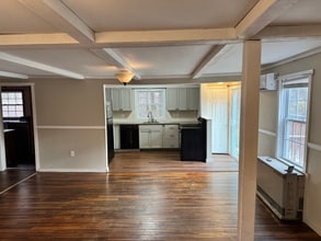 Building Photo - 321 Clinton St