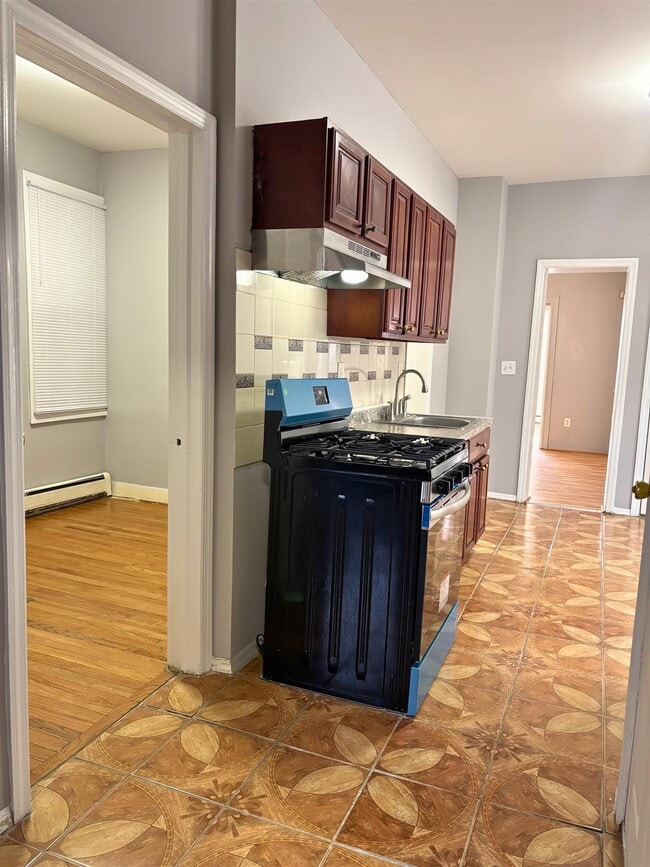 Foto del edificio - 13 E 15th St