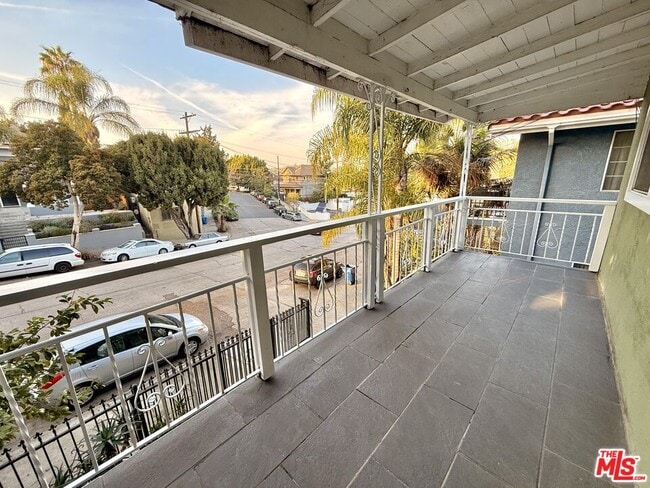 Building Photo - 1200 Laveta Terrace