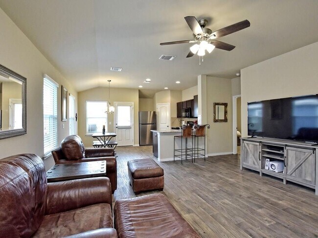 Building Photo - 102 Sulphur River Loop