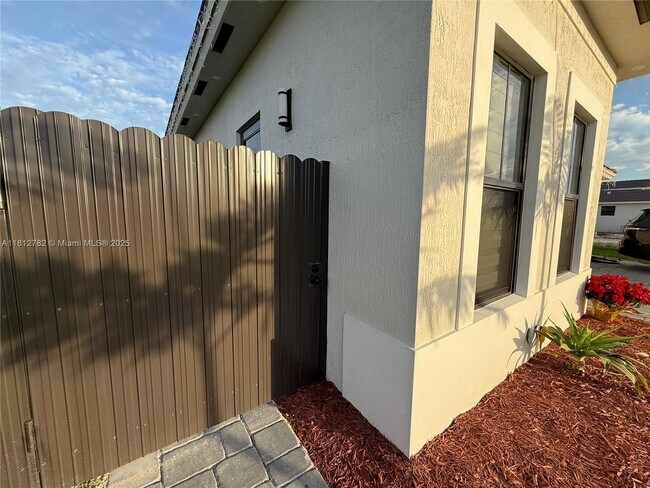 Building Photo - 32241 SW 195th Ave