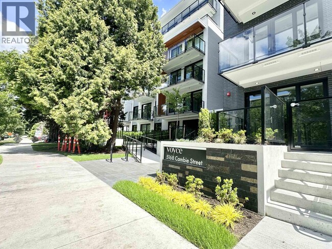 Building Photo - 5168 Cambie St.
