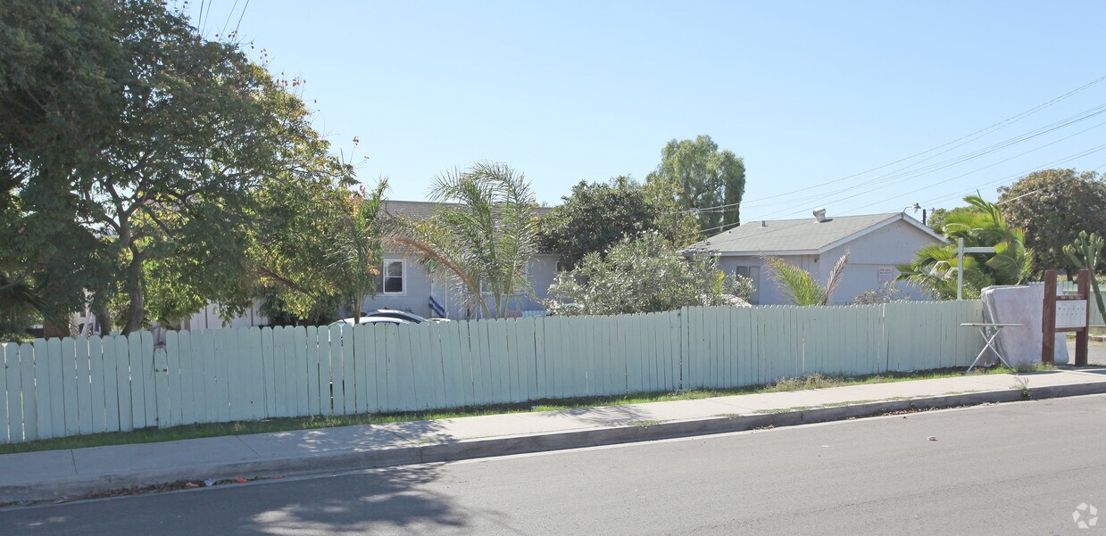 Building Photo - 440-446 Blackshaw Ln