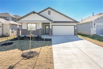 Building Photo - 128 Big Sandy Creek Dr