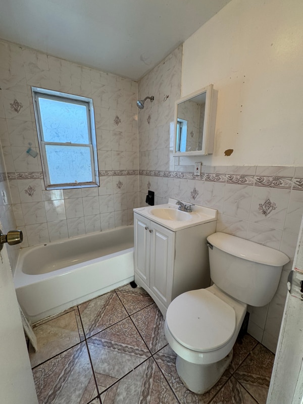 Building Photo - 106-10 Ruscoe St