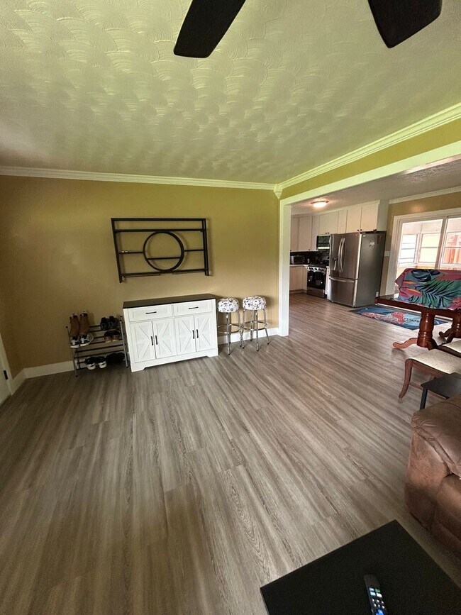 Foto del edificio - 1230 S Rogers St