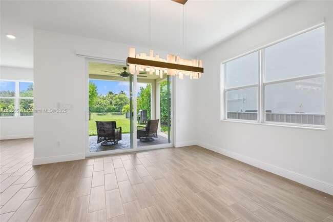 Building Photo - 4048 Veleiros Ave
