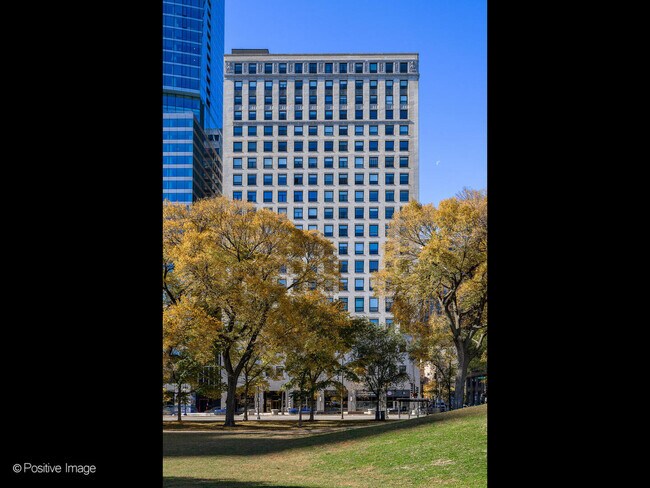 Foto del edificio - 910 S Michigan Ave