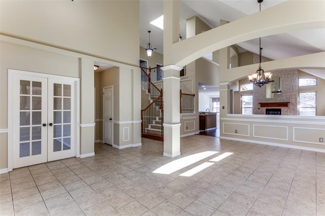 Building Photo - 3825 Miramar Dr