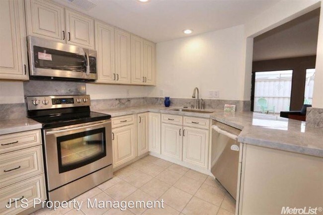 Building Photo - 3098 Swallows Nest Dr