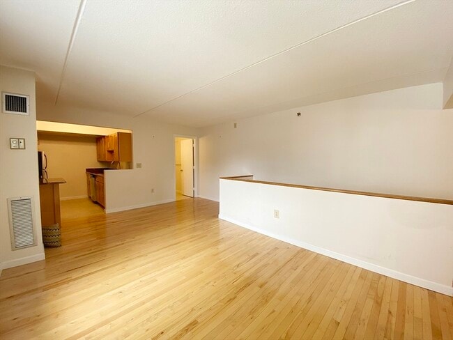 Building Photo - 108 Peterborough St