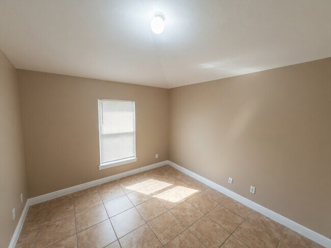 Building Photo - 313A Melissa Dr