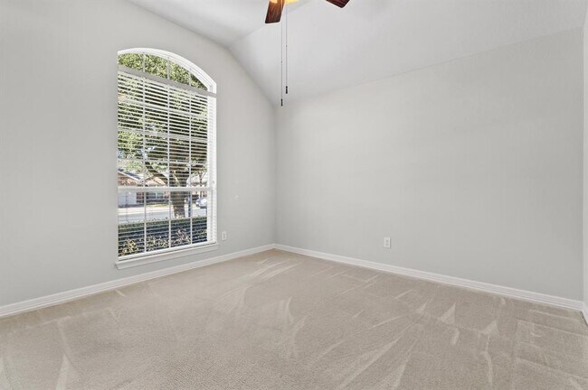 Building Photo - 765 Bent Wood Pl